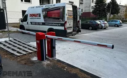 2 ks závora Sommer