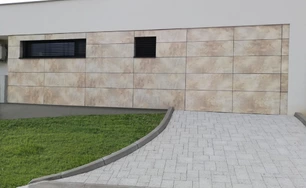 fasádna garážová brána pemat