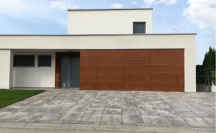 fasádna garážová brána pemat