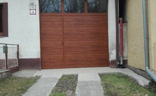 Krídlová brána zlatý dub/hladký, Senec
