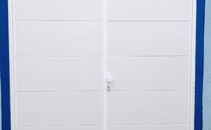 Krídlová garážová brána biela, Malé Bedzany