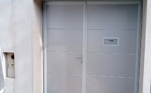 Krídlová RAL 9006 + schránka dať do STRIEBORNÁ RAL 9006