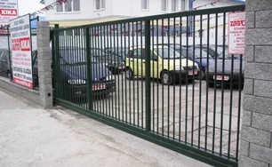 posuvná brána kovaná
