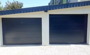 sekčná garážová brána antracit Bošany