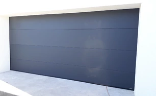Sekčná garážová brána antracit hladký Nové Zámky