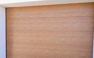 sekčná garážová brána extra laminácia irish oak, Moravany nad Váhom