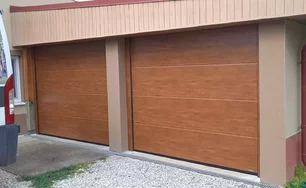 sekčná garážová brána zlatý dub hladký Kolíňany